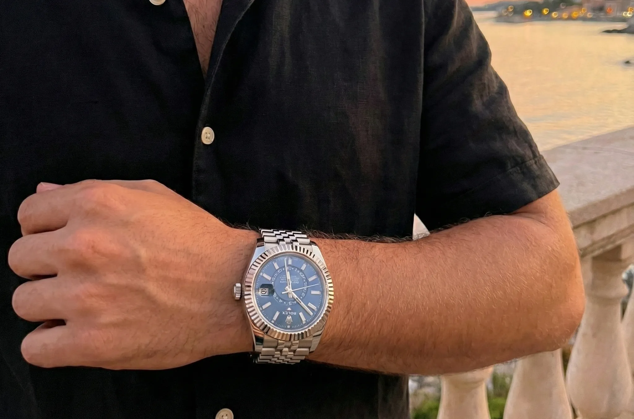 Sky dweller blue dial om pols