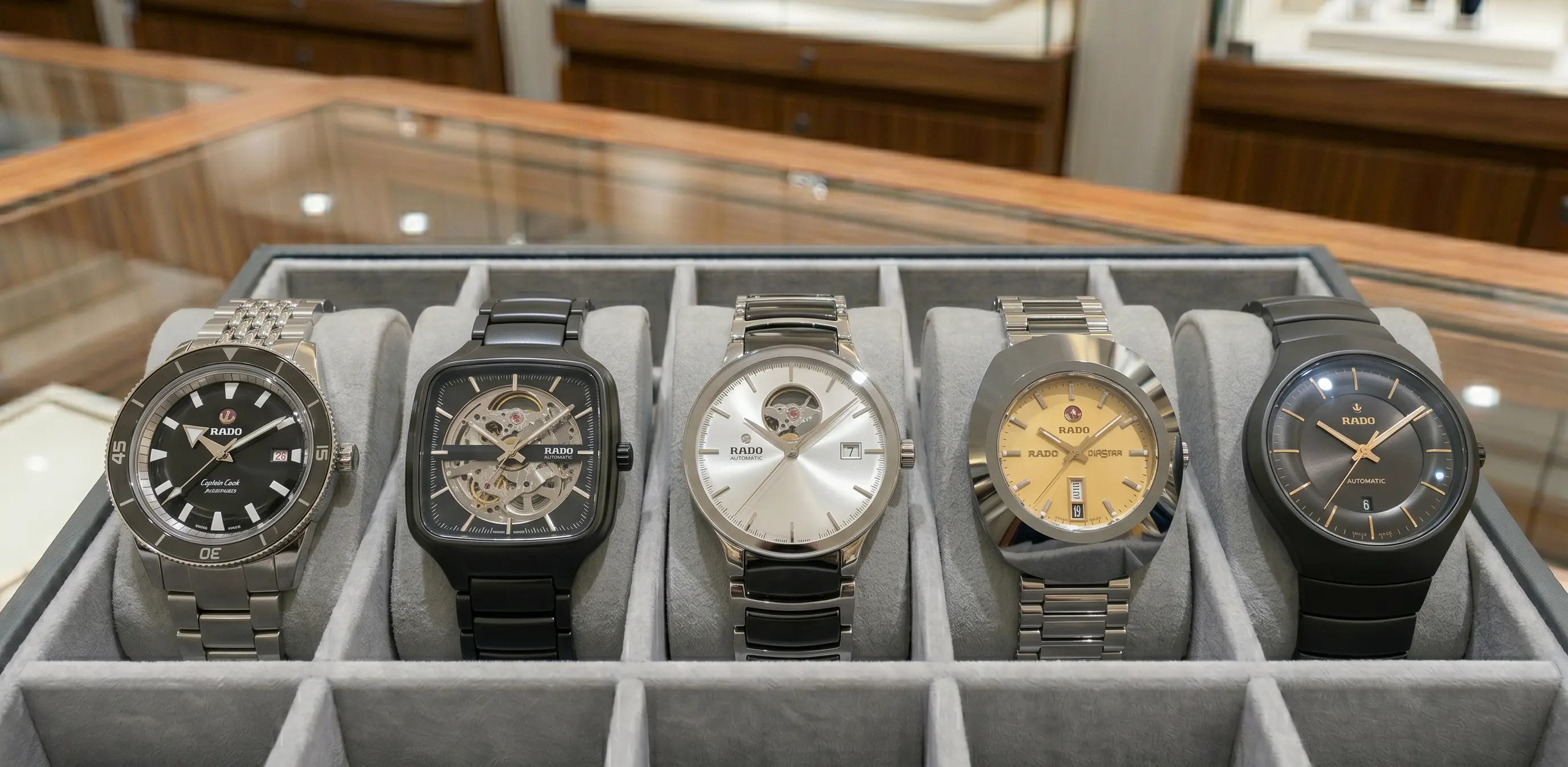 Rado horloges op een rij